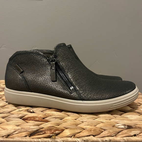 ECCO Bootie / womens size 8 - Picture 1 of 3